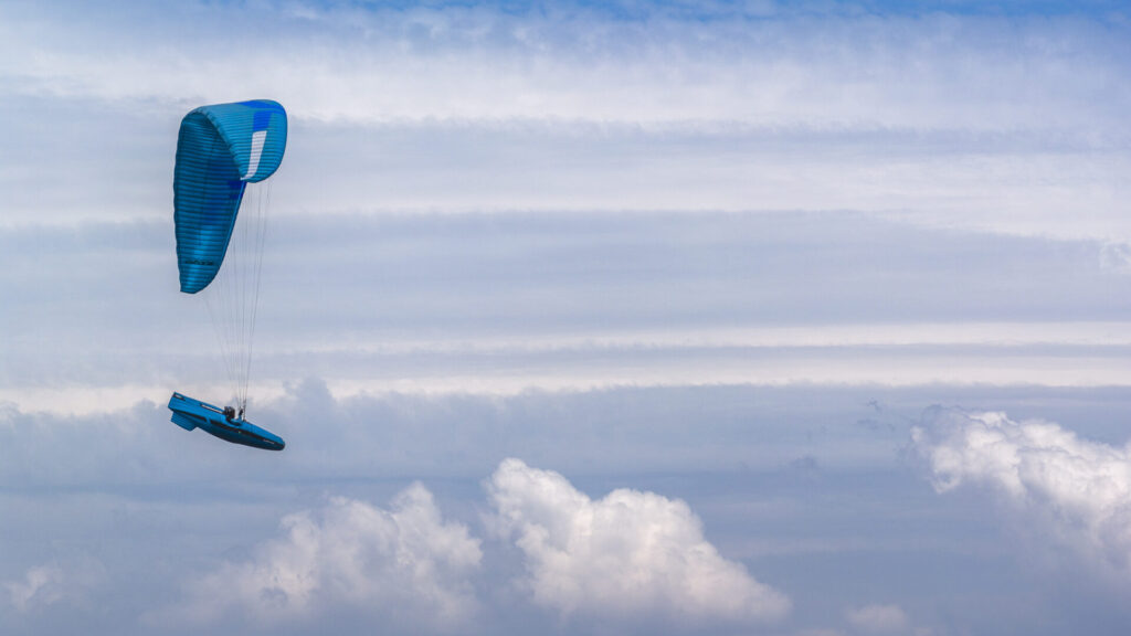 Lene Spaarwater en vuelo.