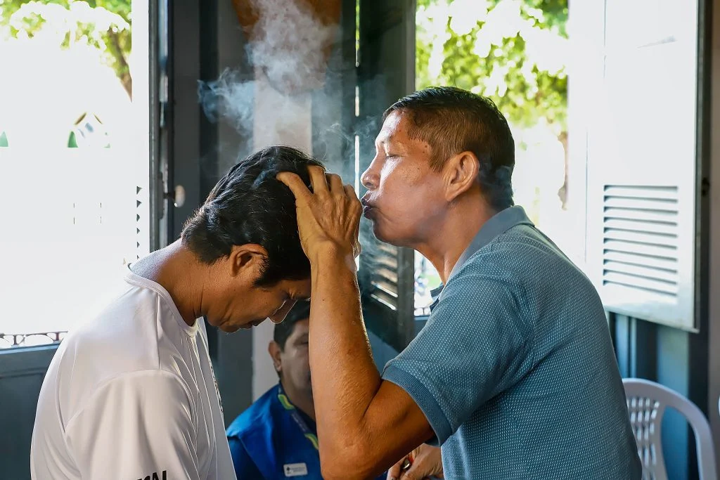 La medicina indígena perdura en la Amazonía urbana