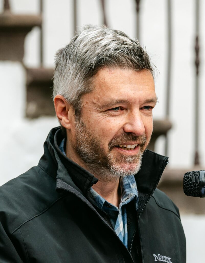 “Eberhard Meier, el joyero de las montañas”: El libro que rescata la historia de uno de los grandes pioneros del montañismo chileno. Créditos: Editorial Chilena de Montaña.
