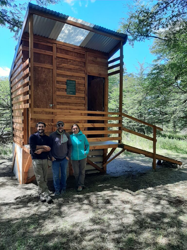 Charla virtual 3 (Baños Secos El Chaltén), con Violeta Martínez. Créditos (CC-BY): Acceso PanAm.