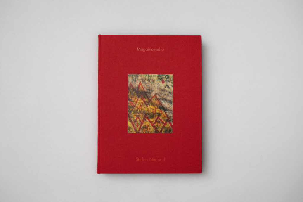 Foto de la maqueta del libro „Megaincendio“. Créditos Stefan Nieland.