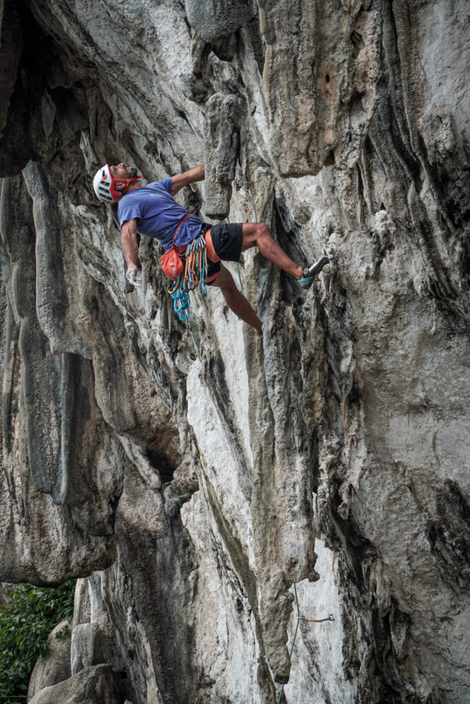 Proyecto más reciente de Climbing for a Reason. Este se desarrolló en Bariay, Cuba, una localidad con un enorme potencial para la escalada. Créditos (CC-BY): Cortesía de Luis “Lucho” Birkner y Mateo Barrenengoa.