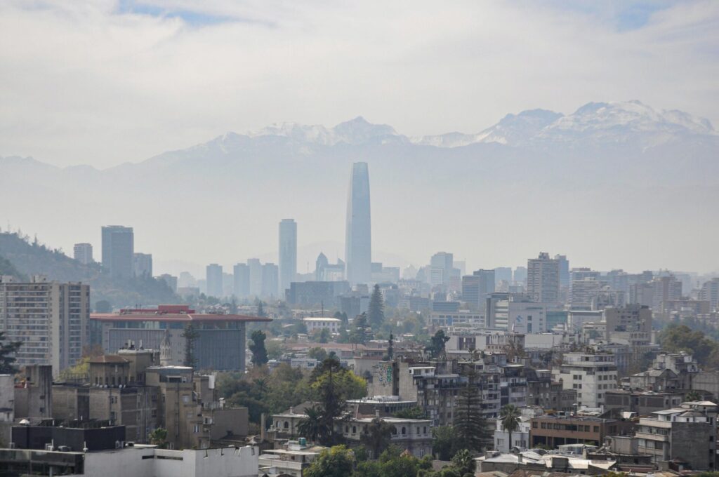Santiago en invierno. Parina grande. Créditos (CC-BY): Nikolai Kolosov 