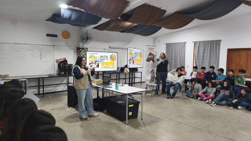 Taller de Paleontología, Colegio Antuquelén. Créditos: Equipo de Paleo a un Click
