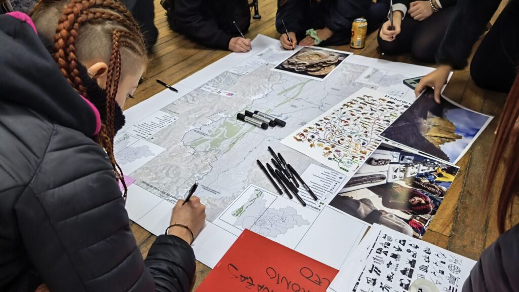 Taller de Paleontología, Liceo N°1 Javiera Carrera. Créditos: Equipo de Paleo a un Click