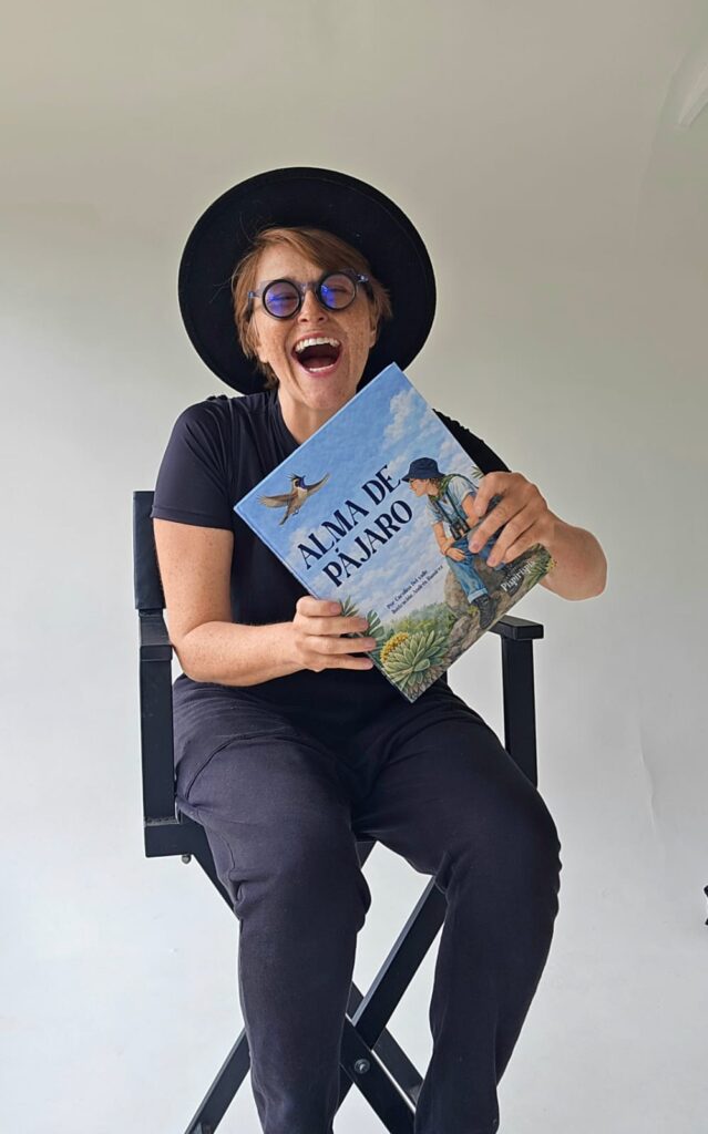 Libro “Alma de pájaro” de Carolina del Valle.