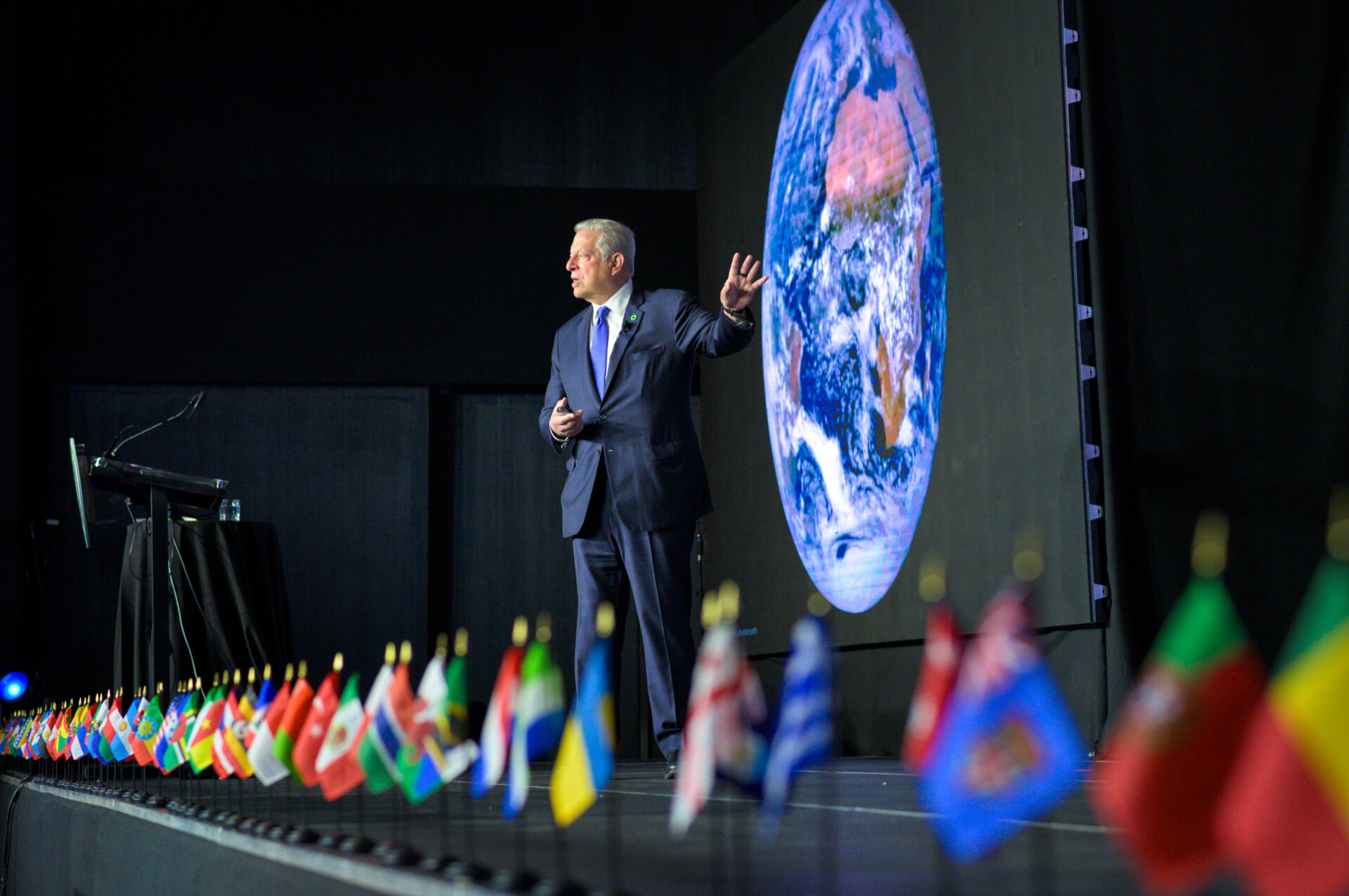 “No podemos dejar que los efectos de la crisis climática se consideren lo normal. Debemos hacer algo”: Al Gore llega a Chile para entrenamiento gratuito de líderes climáticos 