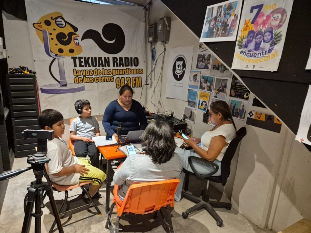 Tekuan Radio es un espacio organizativo desde el que se promueve la defensa del territorio con la participación de las infancias. Foto: cortesía Archivo Escolar 17 de abril de 1869