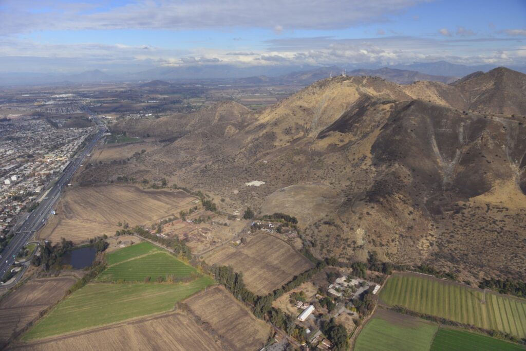 Cerros de Chena antes del proyecto, 2014. Créditos (CC-BY): Guy Wenborne.