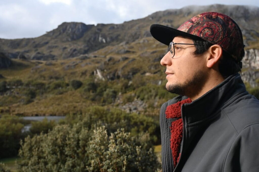David Fajardo, en el páramo del parque nacional El Cajas, en el sur de Ecuador. Créditos: Coraima Torres