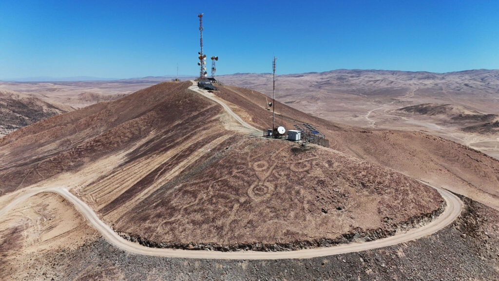 Geoglifos de La Encañada. Créditos (CC-BY): cortesía de Gonzalo Pimentel, Fundación Desierto de Atacama.