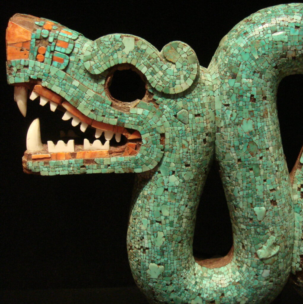 Serpiente bicéfala de mosaico de turquesa. Créditos: Manuel de Corselas-Wikimedia Commons