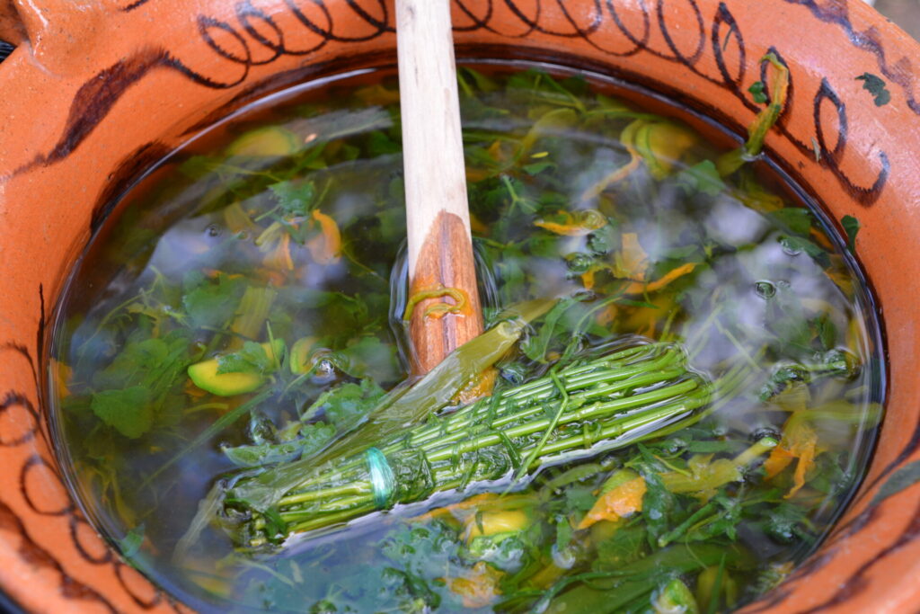 Caldo de quelites en San Pedro Cholula, Puebla. Créditos: Gobierno Cholula
