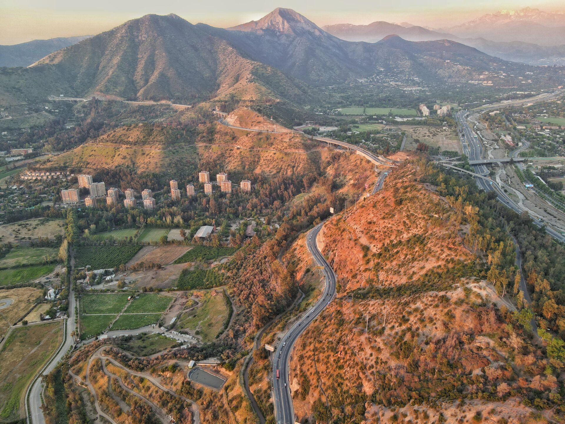 ¡Gran noticia! Futuro Parque Cerro Manquehue comienza a tomar forma: el proyecto que transformará un cerro emblemático de Santiago en un gran parque natural