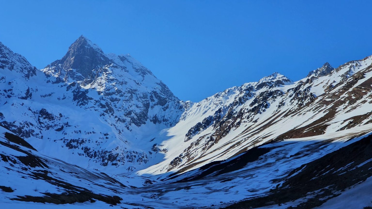 Para disfrutar de la cordillera nevada: tres paraísos de randoneo cerca de Santiago