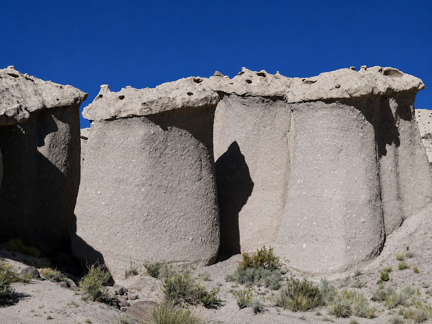 Conociendo las formaciones de Hongos Blancos de Tocota en la provincia de San Juan, Argentina