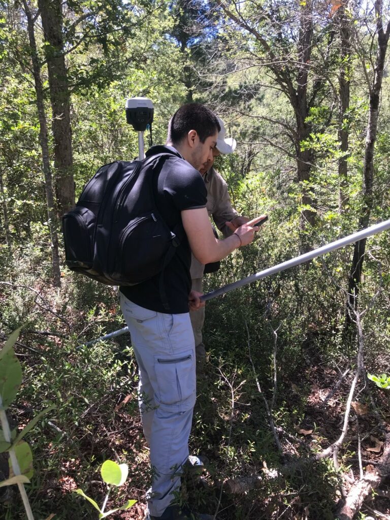 Sebastián Landeros en terreno Créditos: Sebastián Landeros