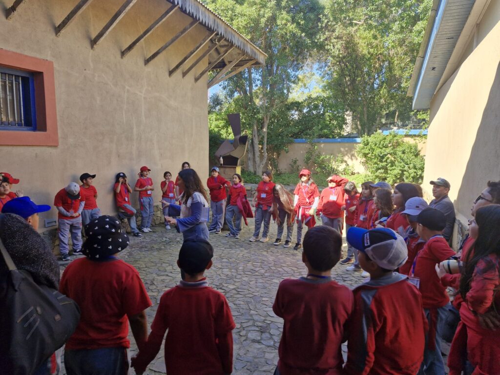 Colegio visitando el Bodegón. Créditos: Antonia Soto Castro