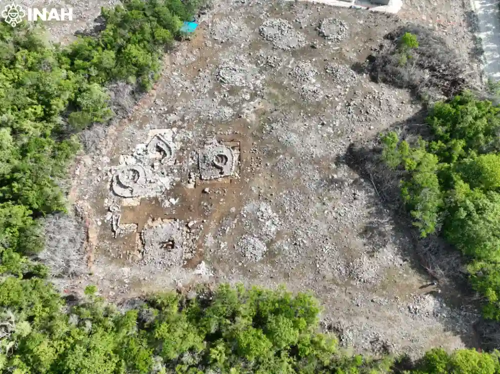 El asentamiento K’oxol Ja’ II ocupa una superficie de 2,257 metros cuadrados y está integrado por 21 monumentos y estructuras. Créditos: INAH