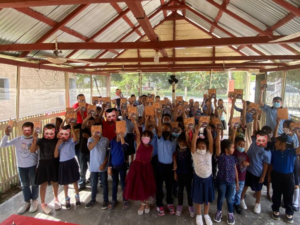 La historia de Kaab surgió de una investigación realizada con 89 estudiantes de entre 9 y 13 años en dos escuelas primarias rurales de Calakmul. Foto: cortesía estudio Listening to children, writing for coexistence